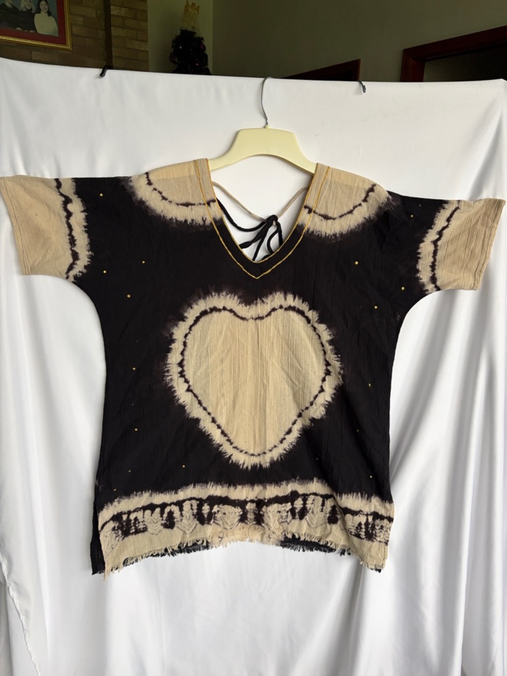 Natural Life tunic, Heart Tie Dye, Gold painted trim, 24” PTP, 34” L